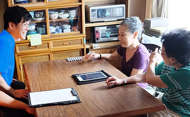 【断捨離セール】westnofa テーブル　送料込み　手渡し値引きあり Amazon｜アイリスオーヤマ(IRIS OHYAMA) 便利な2段収納のサイド